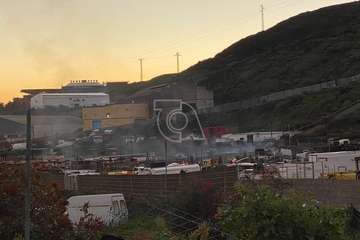  Pavoroso Incendio de una nave industrial en Jinámar (Telde)/TA.