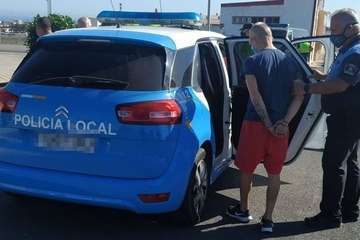 Tres jóvenes y una menor causan un accidente en Telde tras protagonizar un robo en Ingenio/TA.