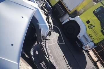 Accidente a la salida del CC Las Terrazas/TA.