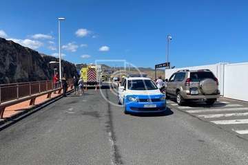 Accidente a la salida del CC Las Terrazas/TA.