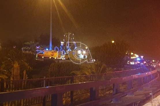 Un motorista, grave en una colisión por embestida de un turismo en la rotonda Los Pajaritos (Telde)/TA.