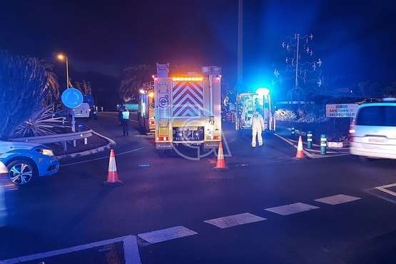 Un motorista, grave en una colisión por embestida de un turismo en la rotonda Los Pajaritos (Telde)/TA.