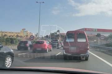 Dos vehículos implicados en una colisión en la GC-1, a la altura de El Goro (Telde)/TA.