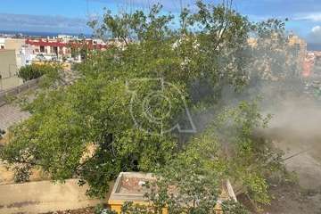 Enésimo incendio en unas dependencias en desuso del casco de Telde/TA.