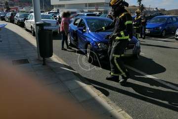 Un turismo vuelca en una calle sin salida de San Juan de Telde/TA.