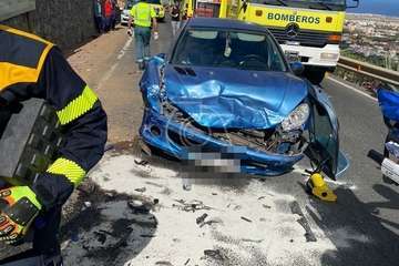 Imagen del accidente ocurrido esta tarde en la GC-41, a la altura del cruce de Tecén/TA.