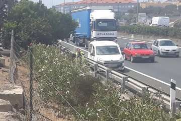 Accidente en la GC-1, en dirección hacia la capital grancanaria, a su paso por Telde/TA.
