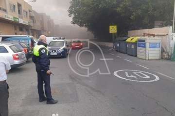 Incendio en las instalaciones abandonadas de Sucan en La Pardilla (Telde)/TA.