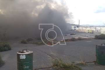 Incendio en las instalaciones abandonadas de Sucan en La Pardilla (Telde)/TA.