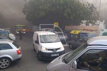 Incendio en las instalaciones abandonadas de Sucan en La Pardilla (Telde)/TA.
