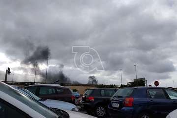 Incendio en las instalaciones abandonadas de Sucan en La Pardilla (Telde)/TA.