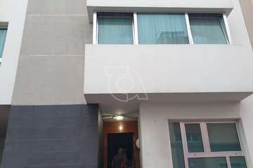 Una mujer afectada por inhalación de humos en un incendio en Los Llanos de Telde/TA.