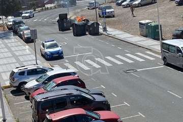 Fuego en unos contenedores del Valle de Jinámar (Telde)/TA