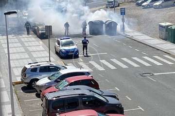Fuego en unos contenedores del Valle de Jinámar (Telde)/TA