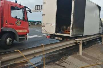 Un camión se prende fuego en la GC-1, a la altura de El Mirador/TA.