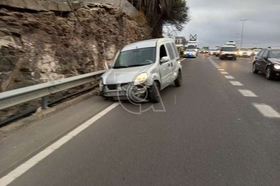 La GC-1 amanece con un accidente de tráfico a la altura de Telde/TA.