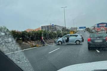 Colisión de dos vehículos y un atropello en la GC-1, en dos accidentes, a su paso por Telde/TA.