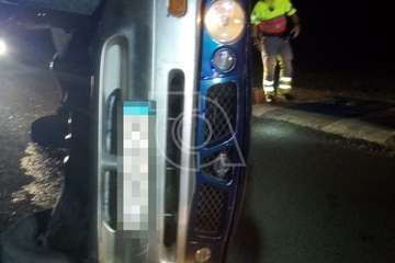 Vuelco de un todoterreno en la carretera de El Caracol (Telde)/TA.