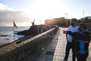 La búsqueda del posible ahogado en la playa de La Garita (Telde) se hará solo desde tierra/TA.