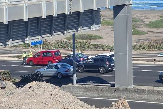 Colisión de tres vehículos en la GC-1, a la altura de Las Terrazas/TA.