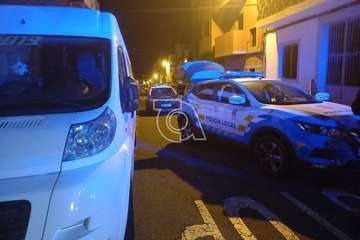 Las Huesas madruga con el incendio de un contenedor en una de sus calles/TA.