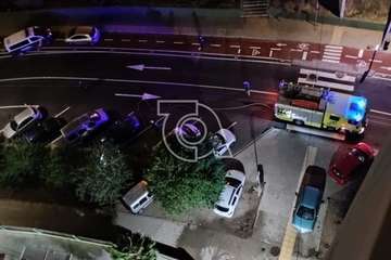 Arde un vehículo abandonado en una calle del Valle de Jinámar (Telde)/TA.