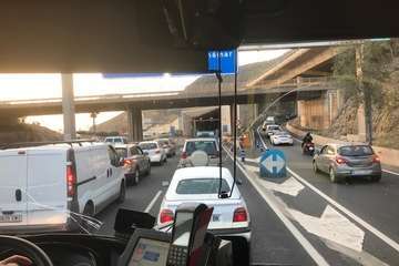 Un accidente de tráfico a la altura de Las Remudas, en dirección sur, provoca atascos en la GC-1/TA.