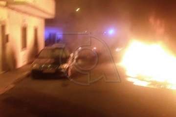 Un pavoroso incendio de contenedores alarma a los vecinos de Las Huesas/TA.