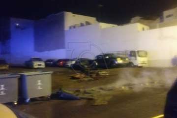 Un pavoroso incendio de contenedores alarma a los vecinos de Las Huesas/TA.