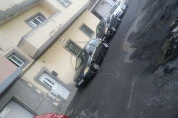 Un pavoroso incendio de contenedores alarma a los vecinos de Las Huesas/TA.