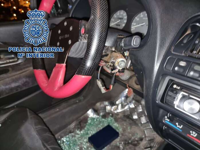 Vehículo donde se localizó al ladrón/TA.