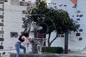 El gamberrismo juvenil se ceba con la histórica fuente de San Francisco (Telde)/TA.