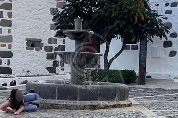 El gamberrismo juvenil se ceba con la histórica fuente de San Francisco (Telde)/TA.