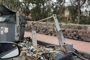 Queman un contenedor de basura en Barrio Ponce (Telde)/TA.