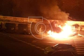 Incendio de contenedores en el Valle de Jinámar/TA.