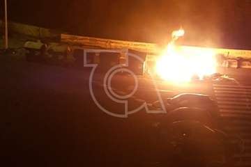 Incendio de contenedores en el Valle de Jinámar/TA.