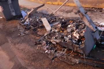 Incendio de contenedores en el Valle de Jinámar/TA.