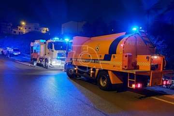 Incendio de palmeras y malezas en el Barranco de las Bachilleras/TA.