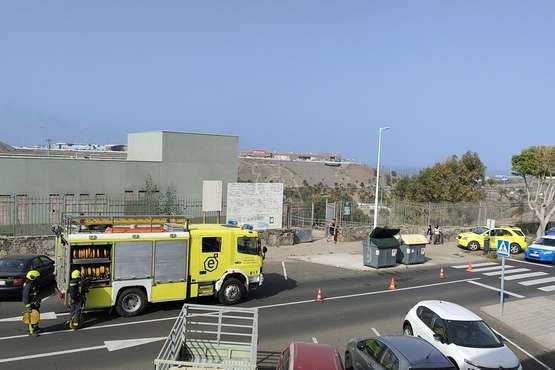  Enésimo incendio en un equipamiento abandonado del Valle de Jinámar (Telde)/TA.