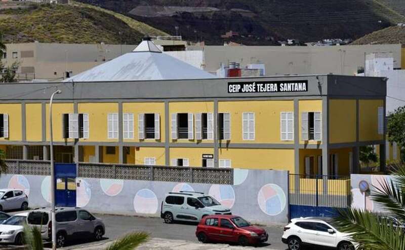 Imagen de la fachada del CEIP José Tejera Santana, en Jinámar / C7 Arcadio Suárez