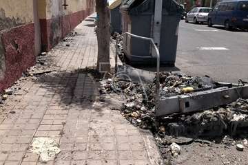 Nueva quema de contenedores en El Caracol/TA.