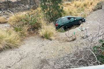 Un turismo se precipita por el Barranco de El Caracol (Telde) y se desconoce si hubo heridos/TA.