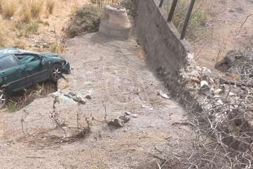 Un turismo se precipita por el Barranco de El Caracol (Telde) y se desconoce si hubo heridos/TA.