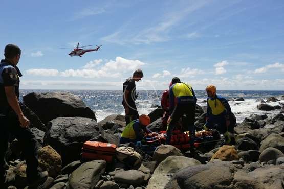 Un pescador sufre una caída en La Restinga (Telde)/TA.