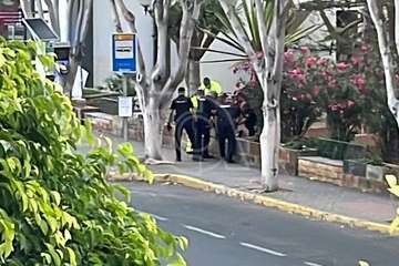  Evacuado en ambulancia un hombre que estaba tirado en un parterre del casco de Telde/TA.