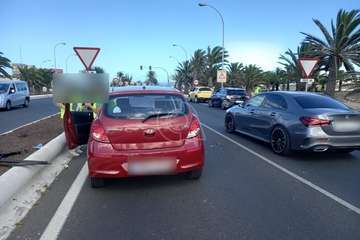 Colisión por alcance en la Avenida del Cabildo (Telde) con tres vehículos implicados/TA.