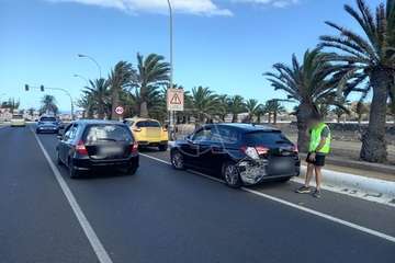 Colisión por alcance en la Avenida del Cabildo (Telde) con tres vehículos implicados/TA.