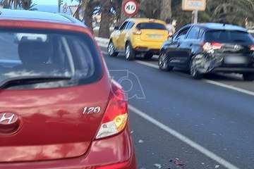 Colisión por alcance en la Avenida del Cabildo (Telde) con tres vehículos implicados/TA.