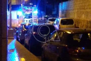 Conato de incendio en unas instalaciones abandonadas de Los Llanos de Telde/TA y Francisco Javier Santana.