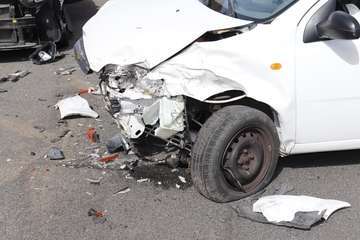  Dos mujeres y una menor heridas en un choque frontal en la carretera de Lomo Magullo (Telde)/TA.